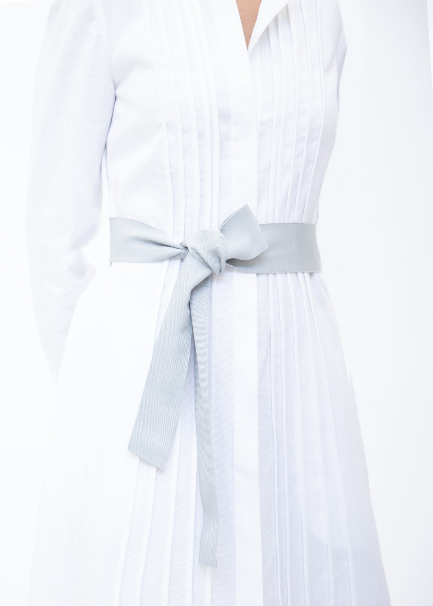 Wide Grosgrain Ribbon Belt in Silver Grey on Model - Darby Scott