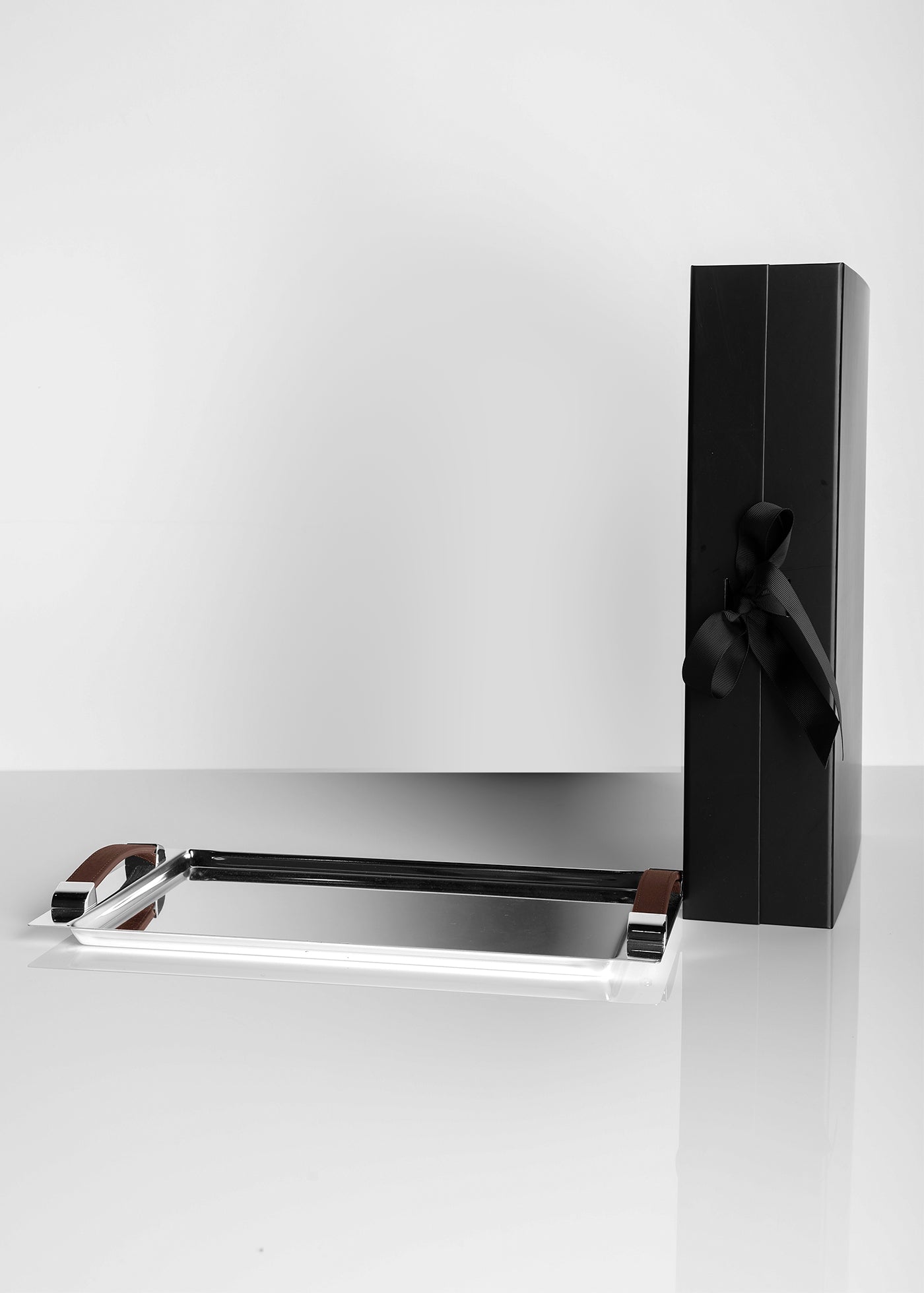 Serving tray with leather handles and gift box