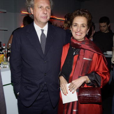 Graden Carter, CEO of Vanity Faire, & Rose Marie Bravo carrying a Darby Scott Handbag