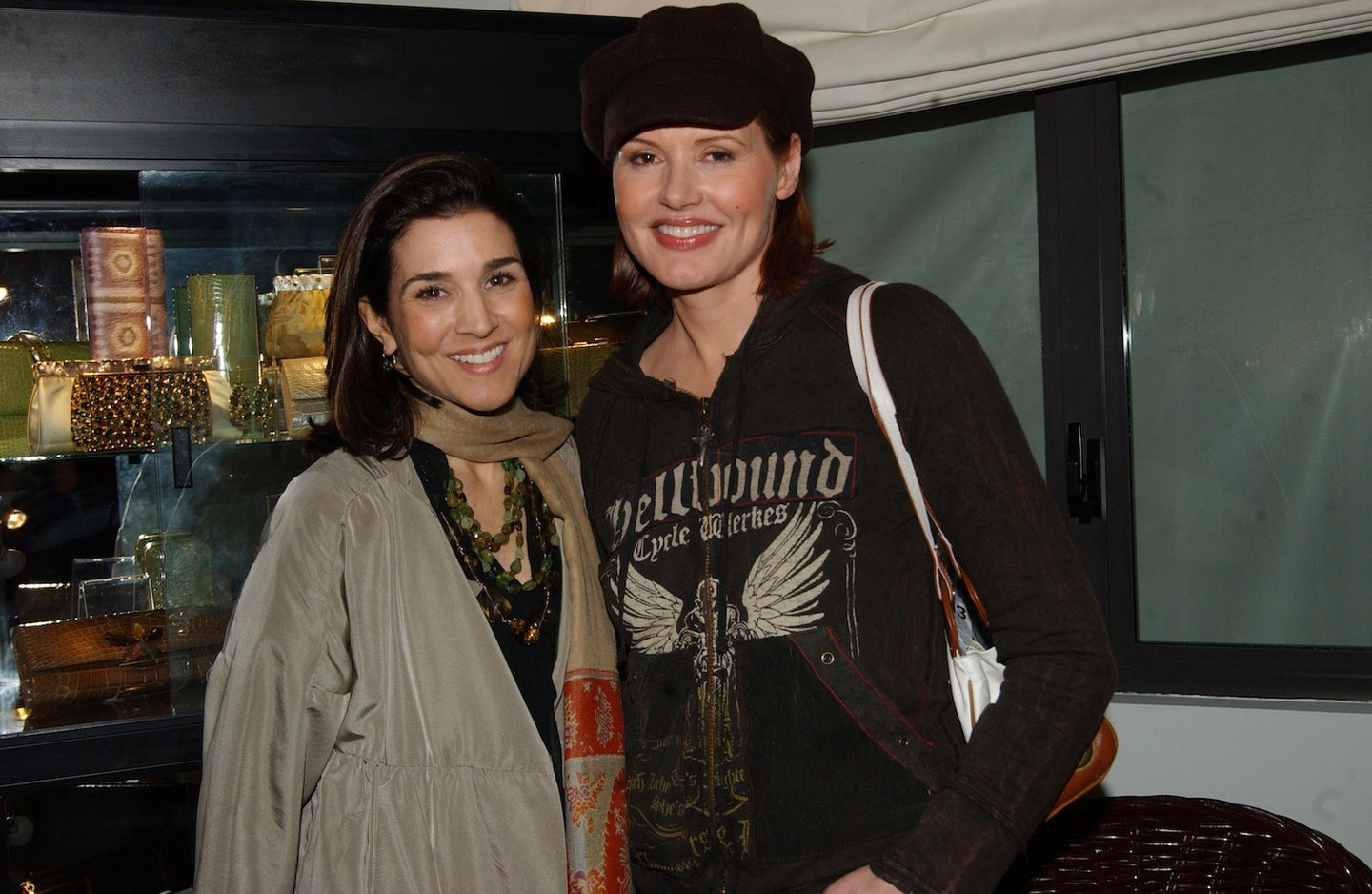 Darby Scott & Geena Davis March 4, 2006 at the Oscar's pre-show event