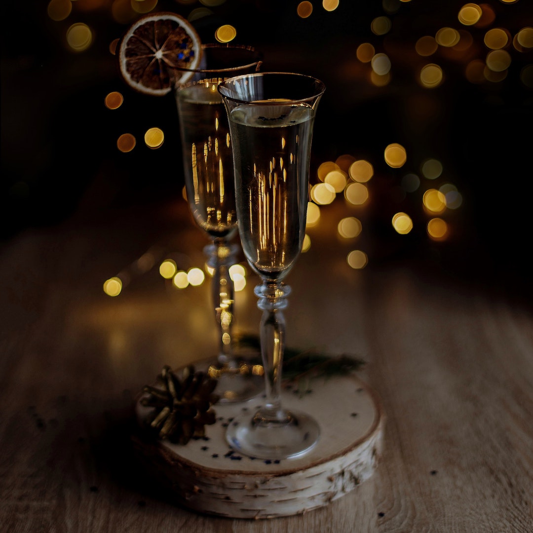 Champagne & Bubbles - photo credit Olesia Hnatkevych
