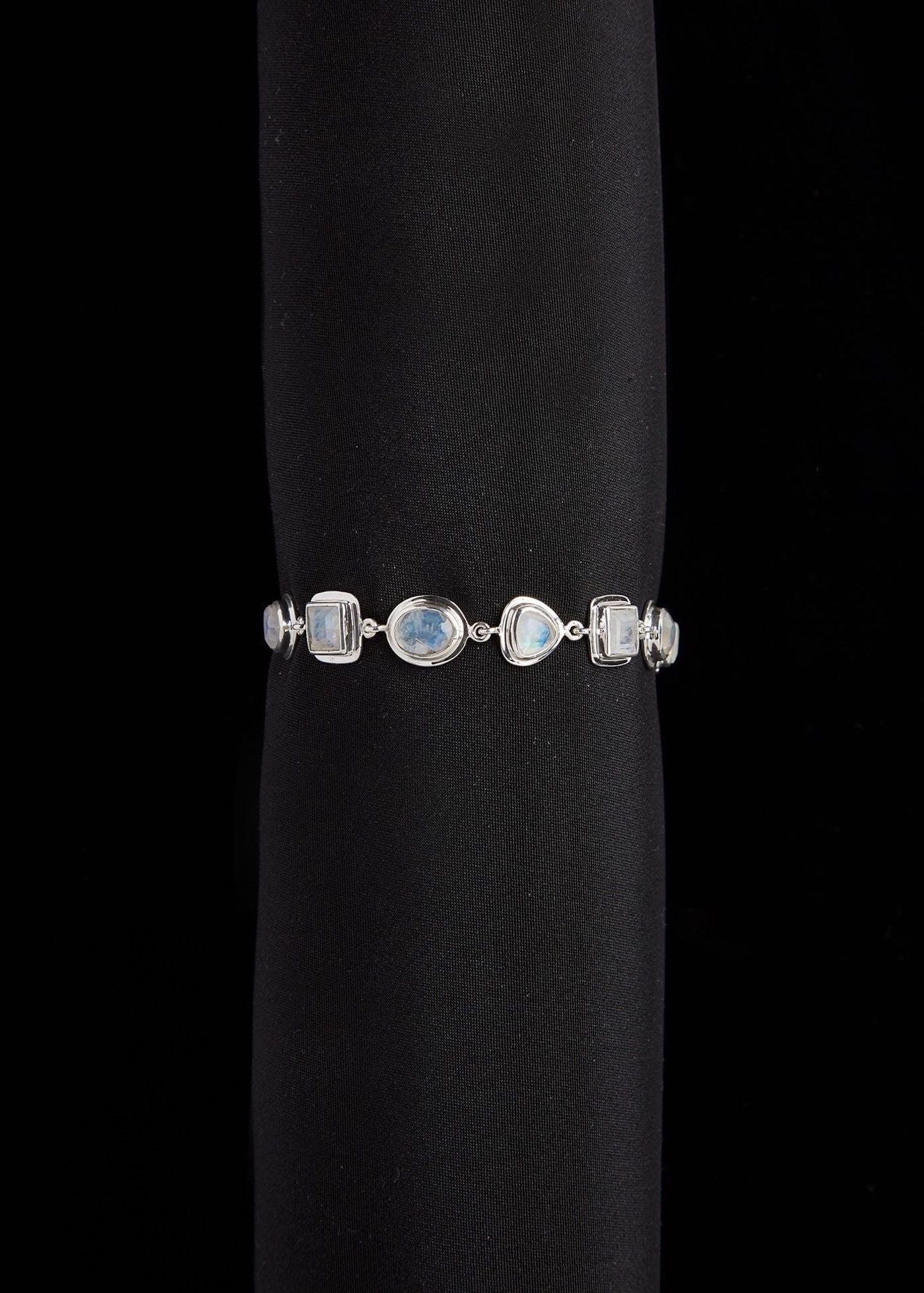 Moonstone sterling silver bracelet - Darby Scott